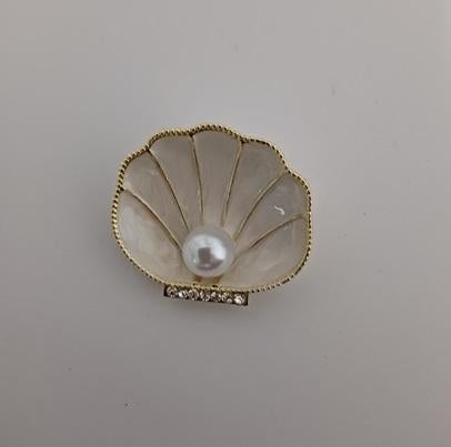 Goudkleurige broche schelp met grote parel, Verzenden, Nieuw, Wit, Overige materialen