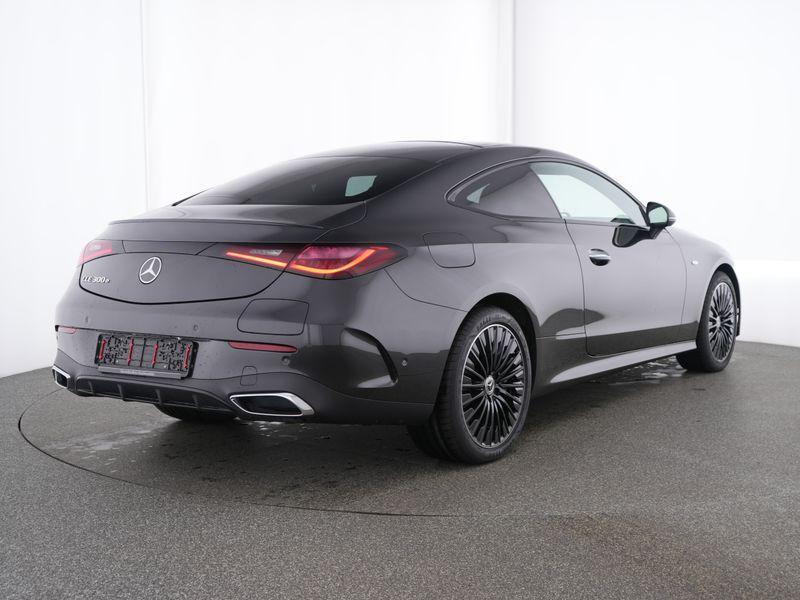 Mercedes-Benz CLE Coupé 300 e AMG Line Panoramadak/ 19 inch, Auto's, Mercedes-Benz, Automaat, Gebruikt, 4 cilinders, Plug-in hybride