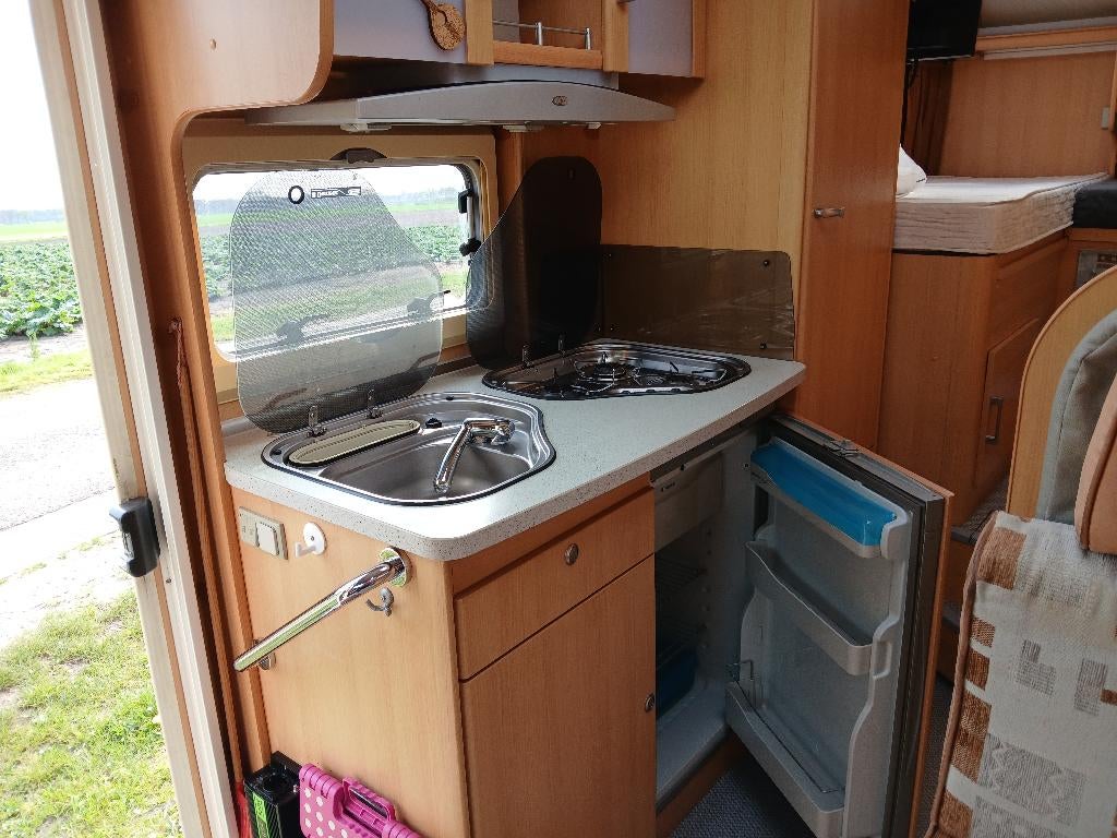 Caravans And Camping Semi-Integraal