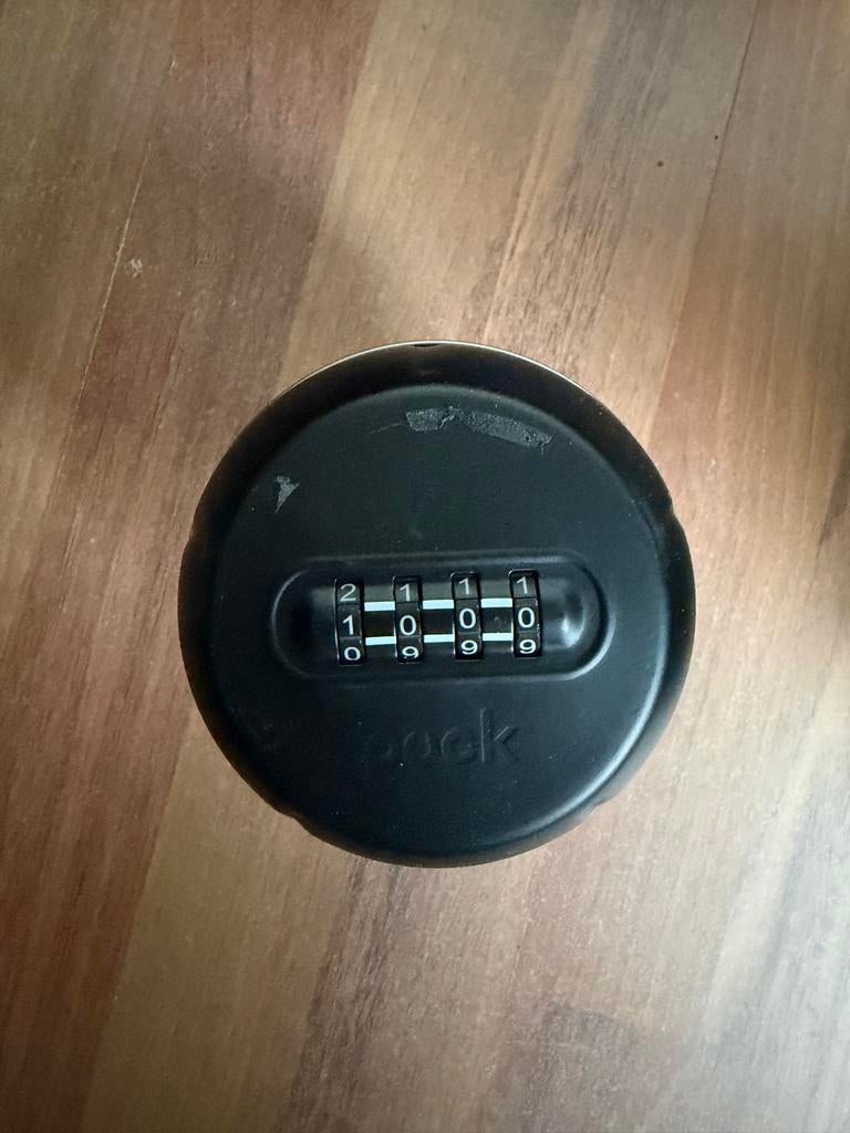 Puck Key Safe - Gebruikt sleutelkluisje met cijfercode, Doe-het-zelf en Verbouw, Alarmsystemen, Gebruikt, Overige typen, Ophalen