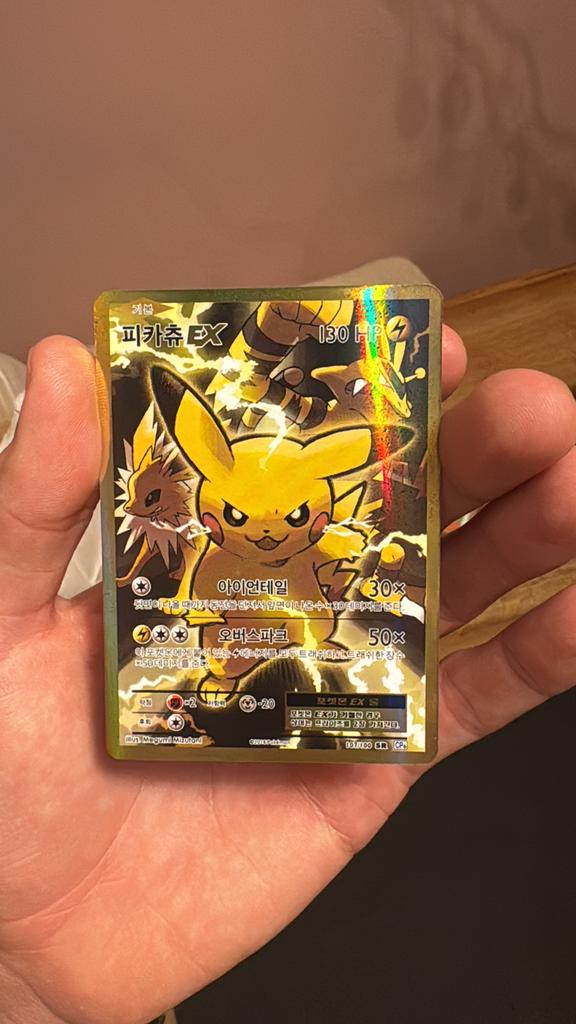 2016 POKEMON KOREAN EXPANSION 20TH ANNIVERSARY #107 FULL ART, Hobby en Vrije tijd, Ophalen of Verzenden, Zo goed als nieuw