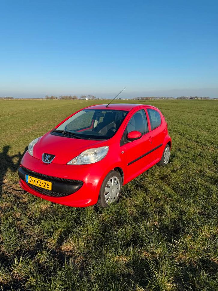 Peugeot 107 1.0 12V 5DR 2006 Rood, Auto's, Peugeot, Particulier, Airconditioning, Benzine, A, Hatchback, Handgeschakeld, Geïmporteerd
