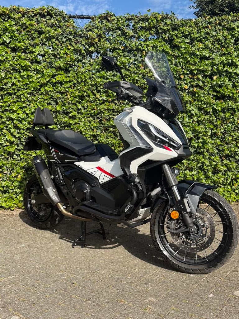 Honda x-adv 750 - 2023 - 4700km - Full Akrapovic - SW-Motech, Occasion, Motorrijbewijs A, 749 cc, Particulier