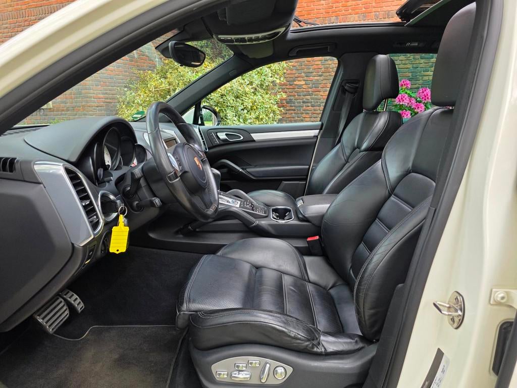 Porsche Cayenne 4.8 S LEER/panorama/TREKHAAK, Auto's, Porsche, Automaat, Gebruikt, 8 cilinders, 138 €/maand