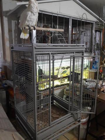3 x kaketoes vogel kooi beschikbaar voor biedingen