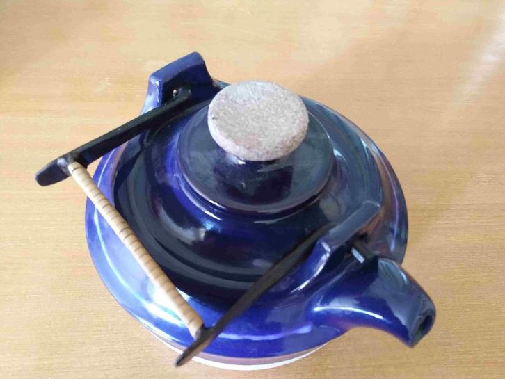 Traditioneel Zweedse theepot van keramiek, Huis en Inrichting, Keuken | Servies, Gebruikt, Overige typen, Overige stijlen, Keramiek