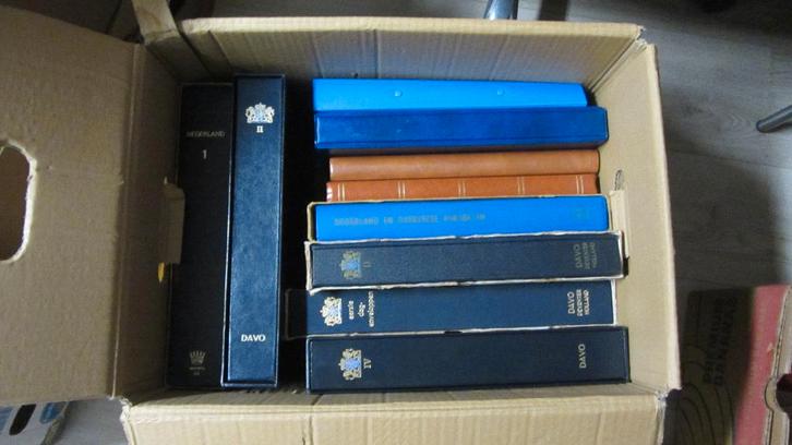 Grote Nieuwjaarsdoos, Postzegels en Munten, Postzegels | Volle albums en Verzamelingen, Buitenland, Ophalen of Verzenden