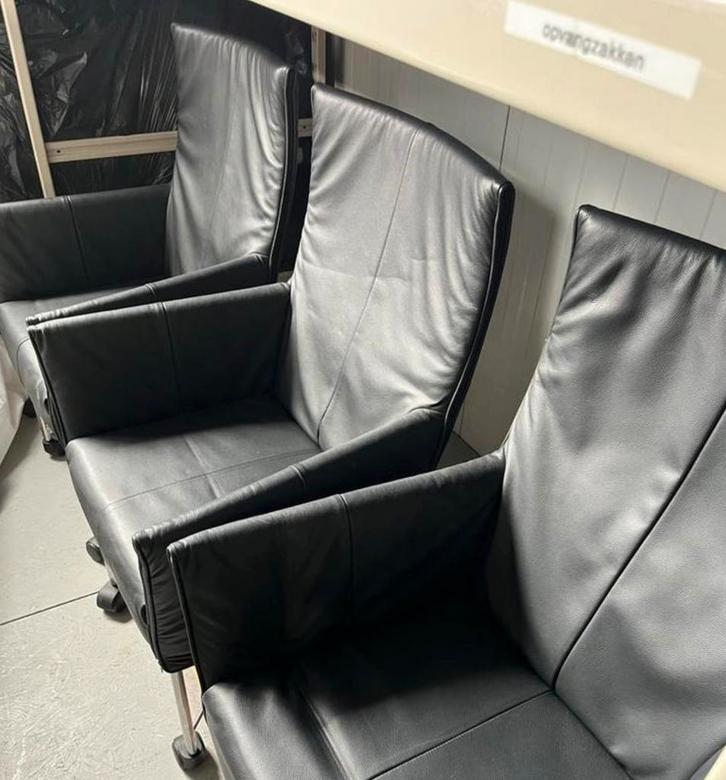 Montis Charley fauteuil zwart leder met rvs onderstel, Huis en Inrichting, Fauteuils, Zo goed als nieuw, Leer, Ophalen