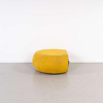 1x Montis Edam Poef Okergeel – Stof beschikbaar voor biedingen
