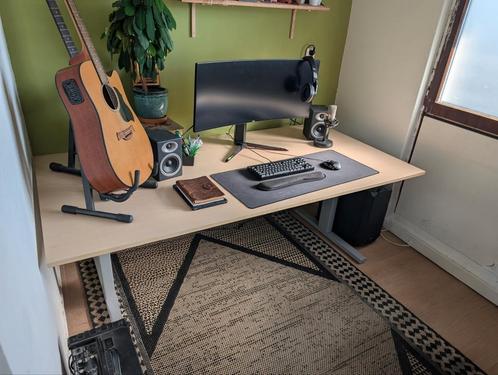 Bureau in hoogte verstelbaar van 100 bij 200 cm, Huis en Inrichting, Bureaus, Zo goed als nieuw, Ophalen
