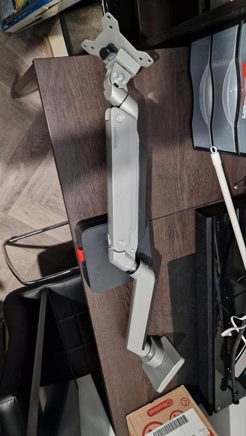 Monitorarm voor tot 42 inch ultrawide beschikbaar voor biedingen