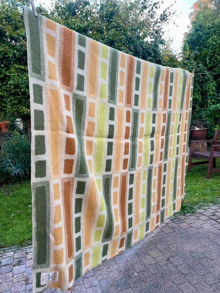 Prachtig groot luxe 100% scheerwollen deken 210x185, Huis en Inrichting, Slaapkamer | Beddengoed, Zo goed als nieuw, Deken of Dekbed