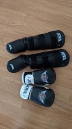 Joya kickboks set handschoenen en scheenbeschermers, Ophalen, Zo goed als nieuw, Overige