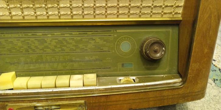 Saba Freiburg Automatic 6 - 3D Radio (Groen), Antiek en Kunst, Antiek | Tv's en Audio, Ophalen of Verzenden