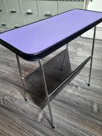 Vintage kranten tafel, Huis en Inrichting, Woonaccessoires | Krantenbakken en Lectuurbakken, Ophalen of Verzenden