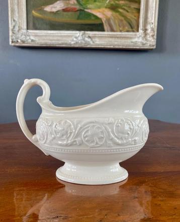 Wedgwood Patrician roomsauskan beschikbaar voor biedingen