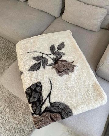 Vintage wollen deken kleed woonplaid beige bruin bloemen beschikbaar voor biedingen