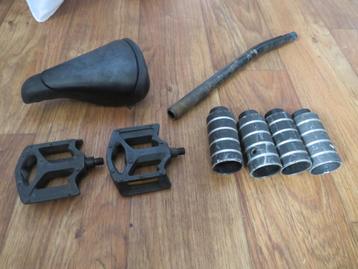 pegs zijwielen zadel trappers zadel pen BMX free style ? beschikbaar voor biedingen