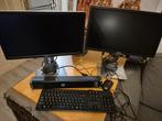 2 Dell PC schermen een toetsenbord, muis en speaker., Ophalen, Zo goed als nieuw