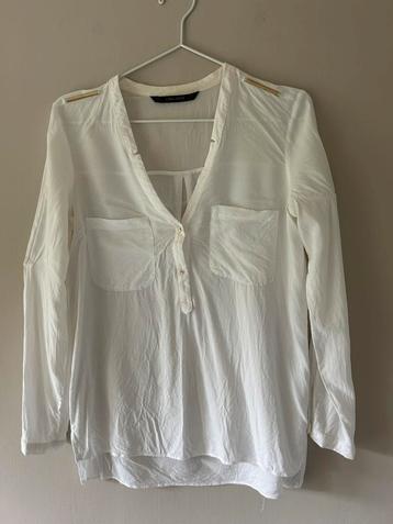 Witte v hals blouse maat S beschikbaar voor biedingen