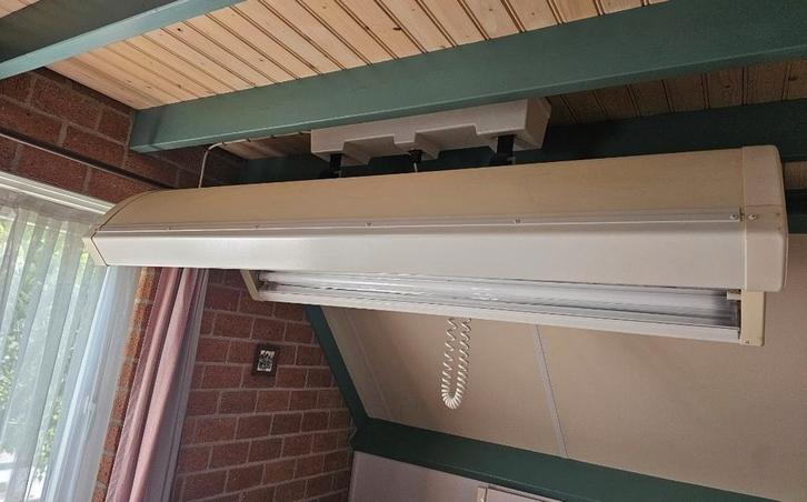 Zonnebank met Hoog/Laag Systeem, Witgoed en Apparatuur, Zonnebanken en Gezichtsbruiners, Gebruikt, Zonnebank enkelzijdig, 15 lampen of meer