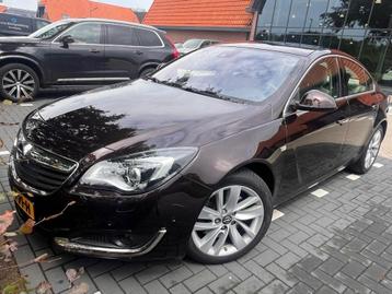 Opel Insignia 2.0 T Cosmo 4x4, Unieke kleur, Adaptive, Xenon beschikbaar voor biedingen