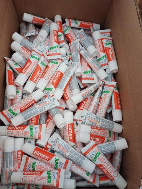370 Elmex Kinder tandenborstels + 370 mini tubetjes tandpast, Sieraden, Tassen en Uiterlijk, Uiterlijk | Mondverzorging, Nieuw