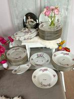 Limoges Compl antiek rozen seringen servies uit Frankrijk, Antiek en Kunst, Antiek | Servies compleet, Ophalen
