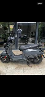 Vespa sprint 25 km euro 5 2021 kleur nano grey, Fietsen en Brommers, Scooters | Vespa, Ophalen of Verzenden, Zo goed als nieuw