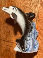 Beeldje van dolfijn 6 cm hoog, beeldje is hol keramiek, Verzamelen, Beelden en Beeldjes, Ophalen of Verzenden, Zo goed als nieuw