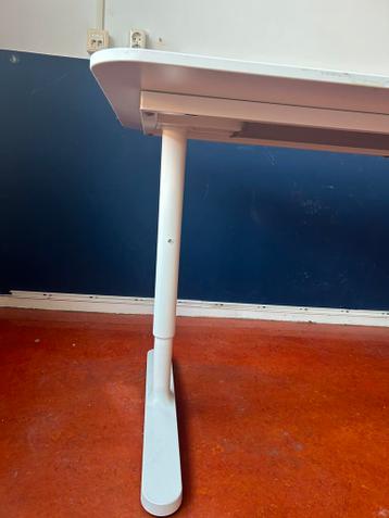 Large table (Ikea bekant) - afbeelding 3
