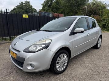 Renault Clio 1.2 Collection 5 Drs Airco/Cruise/LMV beschikbaar voor biedingen