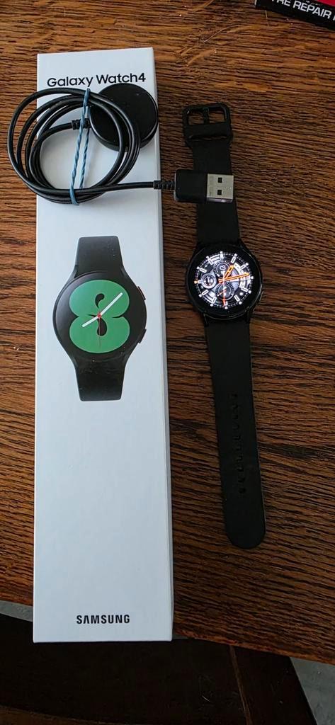 Samsung Galaxy Watch 4, Sieraden, Tassen en Uiterlijk, Smartwatches, Zo goed als nieuw, Android, Zwart, Afstand, Calorieverbanding