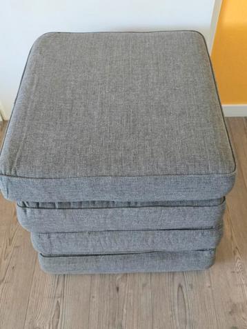 4 nieuwe loungekussens  beschikbaar voor biedingen