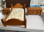 Bed, nachtkastje en dekenkist, Ophalen of Verzenden, Zo goed als nieuw, Poppenhuis