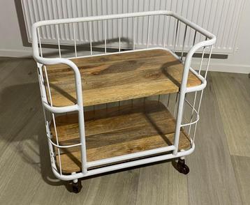 Witte Trolley met 2 Legplanken - Verrijdbaar beschikbaar voor biedingen