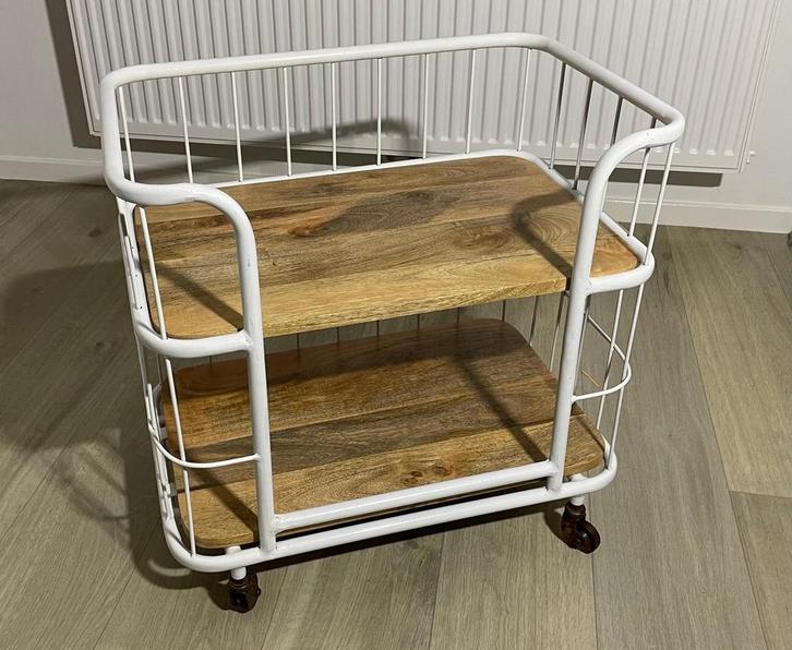 Witte Trolley met 2 Legplanken - Verrijdbaar, Huis en Inrichting, Woonaccessoires | Kapstokken, Zo goed als nieuw, Overige typen