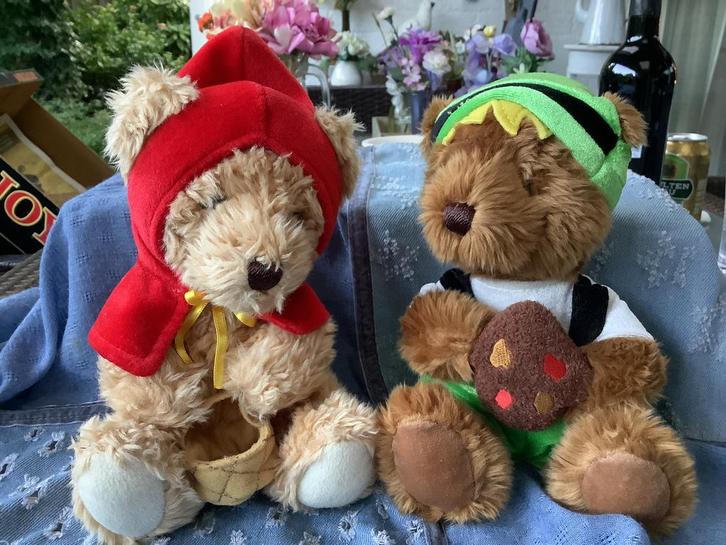 Fairytalebears Roodkapje  en Hans, Verzamelen, Beren en Cherished Teddies, Zo goed als nieuw, Stoffen beer, Overige merken, Ophalen of Verzenden