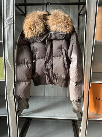 Dsquared2 jas beschikbaar voor biedingen