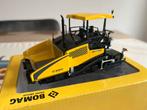 Bomag BF 800 C asfaltafwerkmachine Kaster, Hobby en Vrije tijd, Modelauto's | 1:50, Ophalen of Verzenden, Zo goed als nieuw, Hijskraan, Tractor of Landbouw