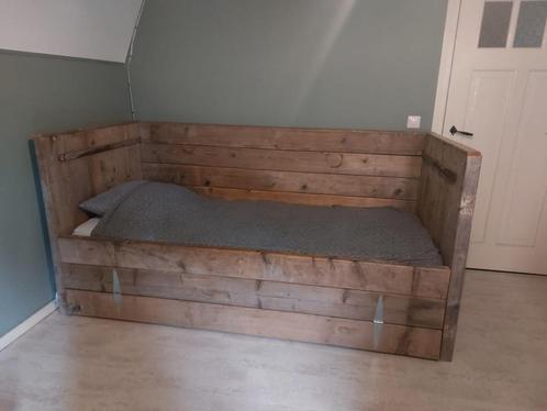 Stoer jongensbed 90 x 200 balken 5*15, Kinderen en Baby's, Kinderkamer | Bedden, Zo goed als nieuw, 180 cm of meer, 85 tot 100 cm