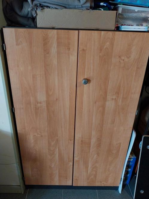 Overtoom Kast met 2 deuren en 2 legborden, Huis en Inrichting, Kasten | Roldeurkasten en Archiefkasten, Zo goed als nieuw, 50 tot 100 cm