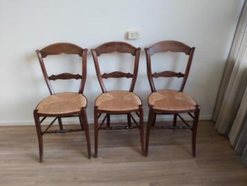 Drie Kuilenburger (Culemborgse) stoelen van mahoniehout.