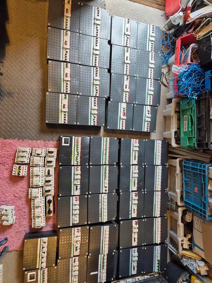 ABB Meterkast 12/8 Groepen, Maatwerk Mogelijk verlaagd in €, Doe-het-zelf en Verbouw, Elektra en Kabels, Gebruikt, Schakelaar