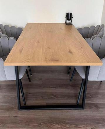 Mooie eettafel! beschikbaar voor biedingen