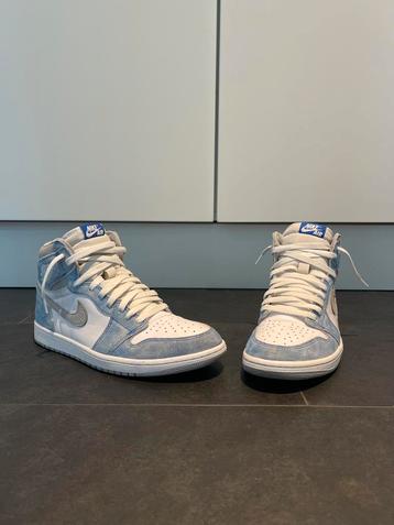 Jordan 1 Retro High OG Hyper Royal beschikbaar voor biedingen