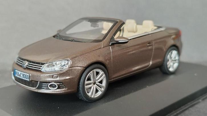 Volkswagen VW Eos mk2 2011 1:43 Kyosho Pol, Hobby en Vrije tijd, Modelauto's | 1:43, Zo goed als nieuw, Auto, Ophalen of Verzenden