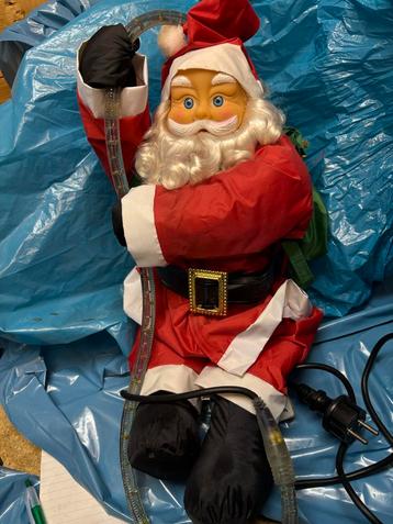 Kerstman met lichtsnoer beschikbaar voor biedingen