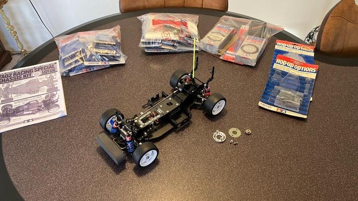 Complete TA02 Hobby, zeer speciaal en uitgebreid, Hobby en Vrije tijd, Modelbouw | Radiografisch | Auto's, Nieuw, Auto onroad