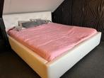 Bed wit kunstleer, Huis en Inrichting, Ophalen, Overige materialen, Wit, Tweepersoons